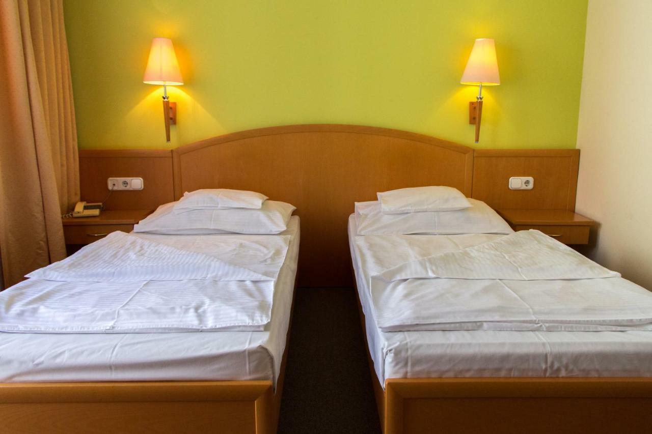 Bella Hotel 세게드 외부 사진
